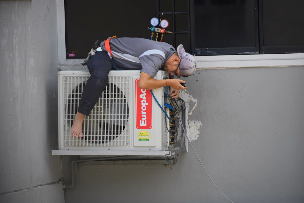 Drain Unclogging Service for Rental Properties — Prices from...